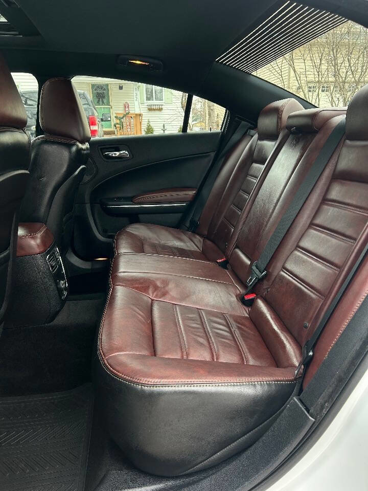 Used 2014 Dodge Charger SXT image 15