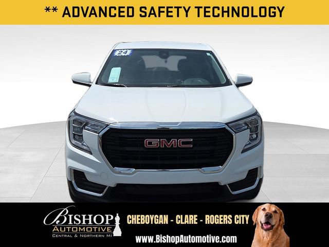 Used 2024 GMC Terrain SLE w/ LPO, Floor Liner Package FWD image 14