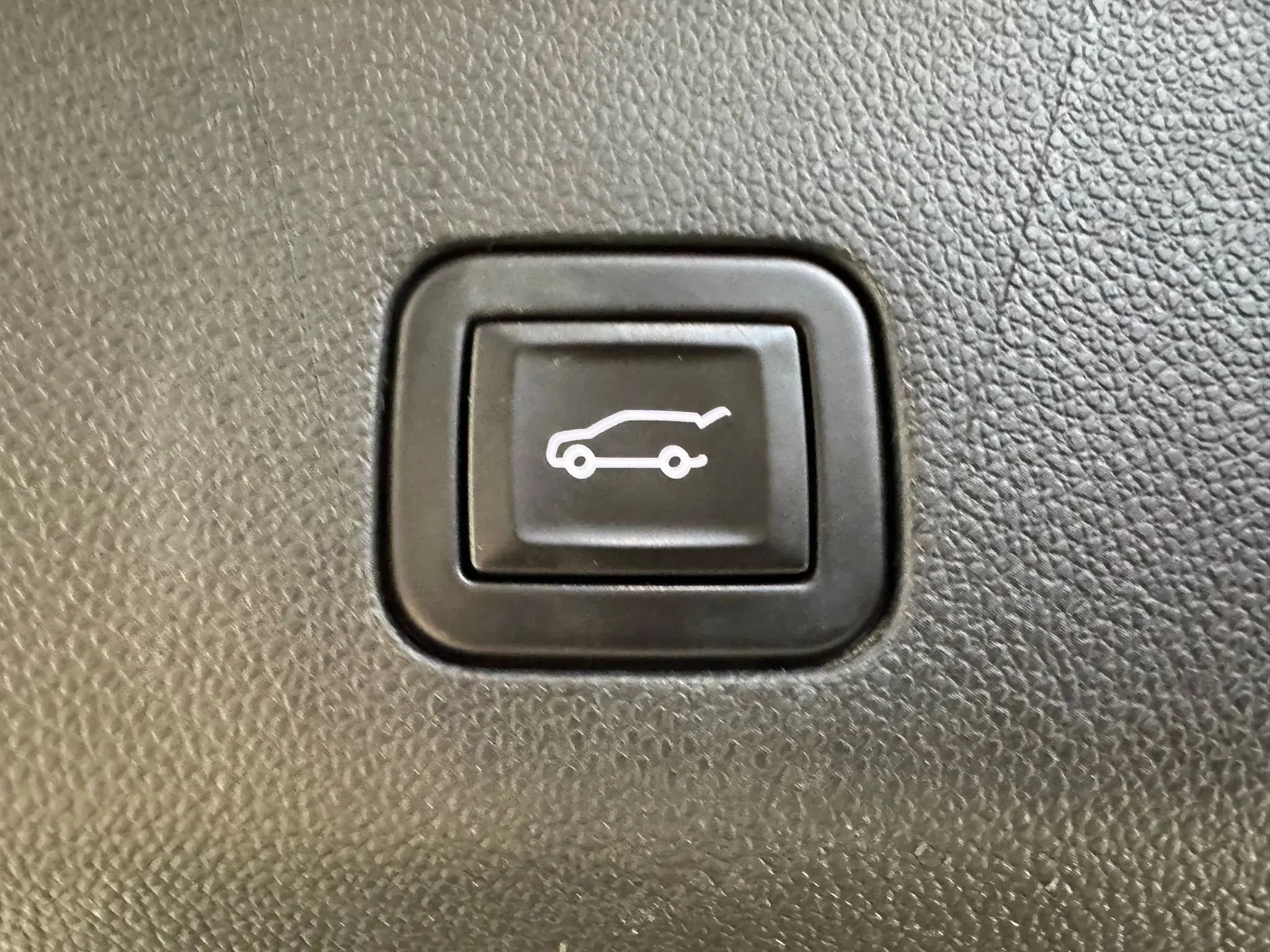 Used 2024 Chevrolet Suburban Premier AWD/4WD image 27