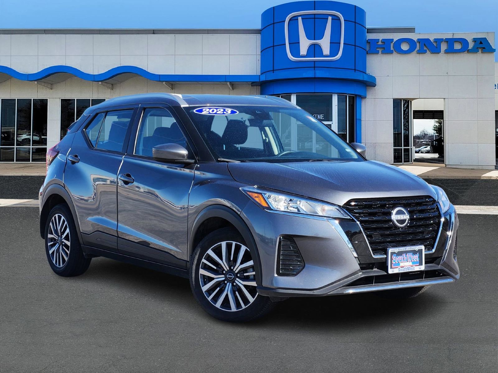 Used 2023 Nissan Kicks SV