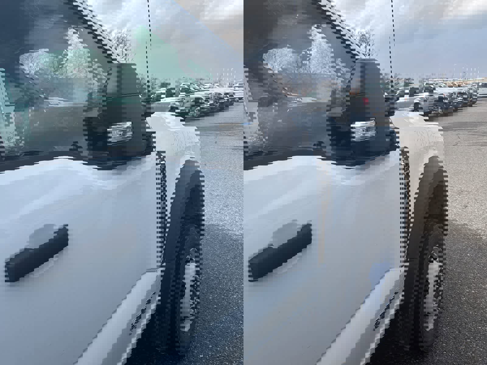 Used 2023 Ford F450 XLT w/ XLT Value Package image 11