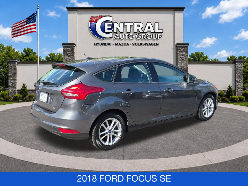 Used 2018 Ford Focus SE w/ Cold Weather Package FWD image 8