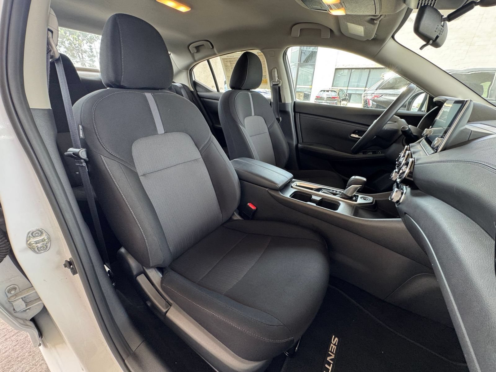 Used 2025 Nissan Sentra SV FWD image 30