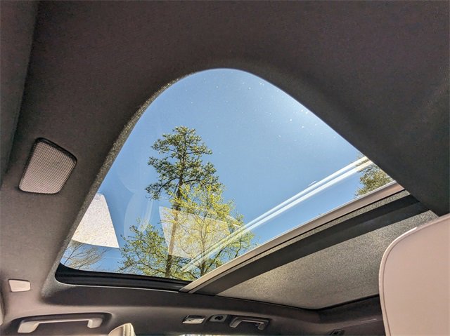 New 2025 Volvo XC90 B6 Core image 22