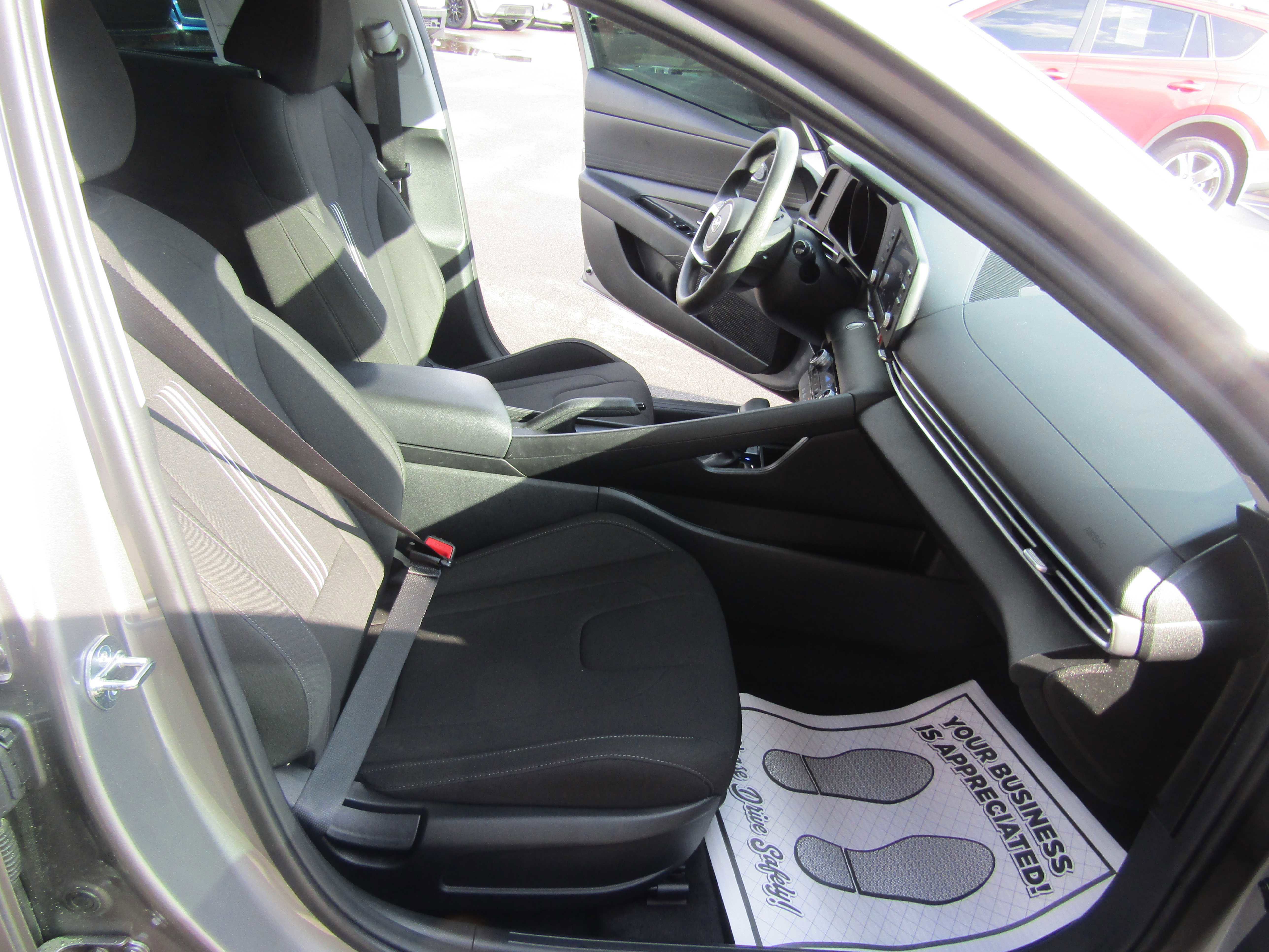 Used 2023 Hyundai Elantra SEL FWD image 13