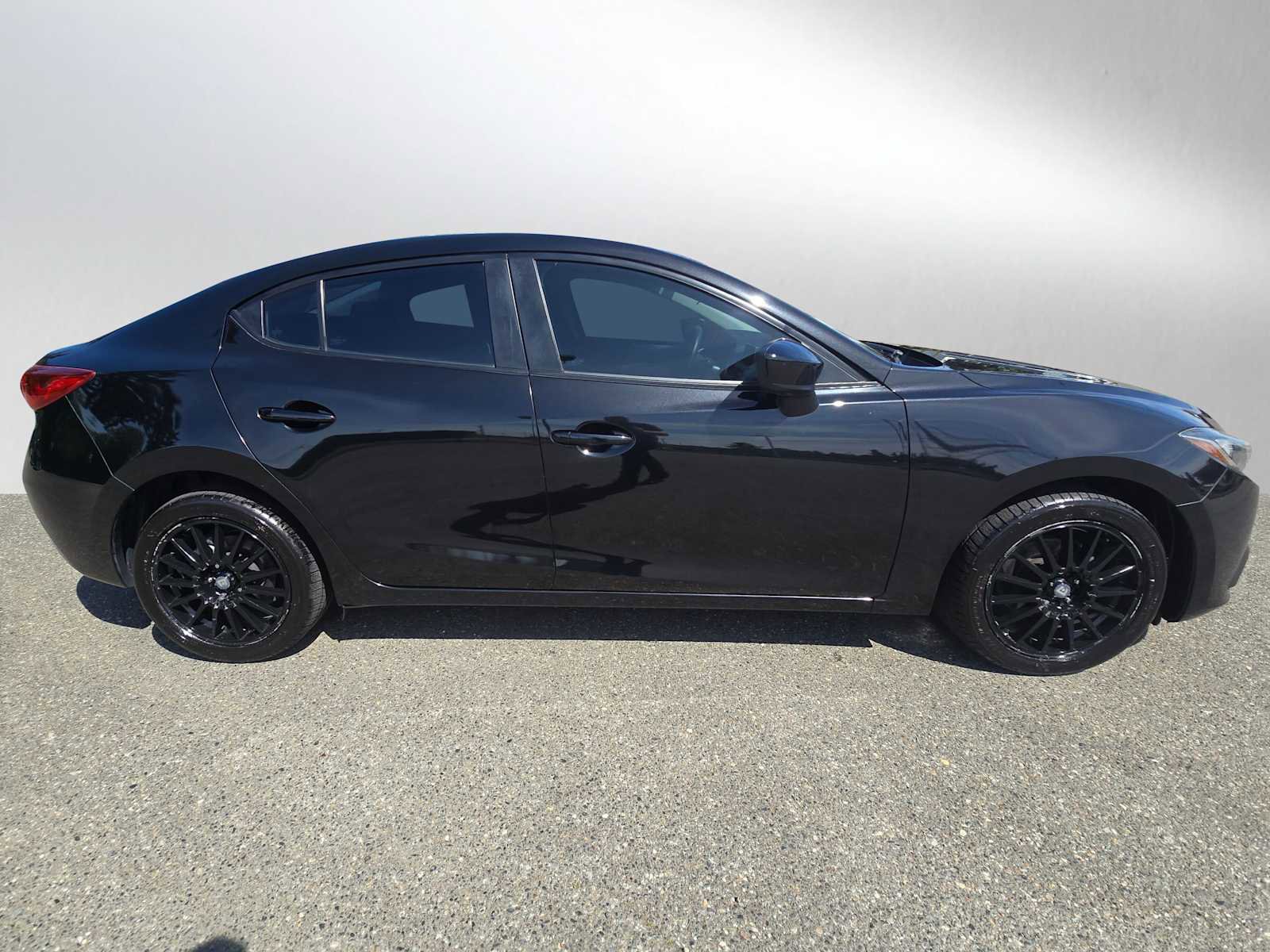 Used 2014 MAZDA MAZDA3 i SV FWD image 2