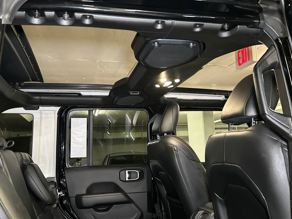 Used 2022 Jeep Wrangler Unlimited Sahara image 11
