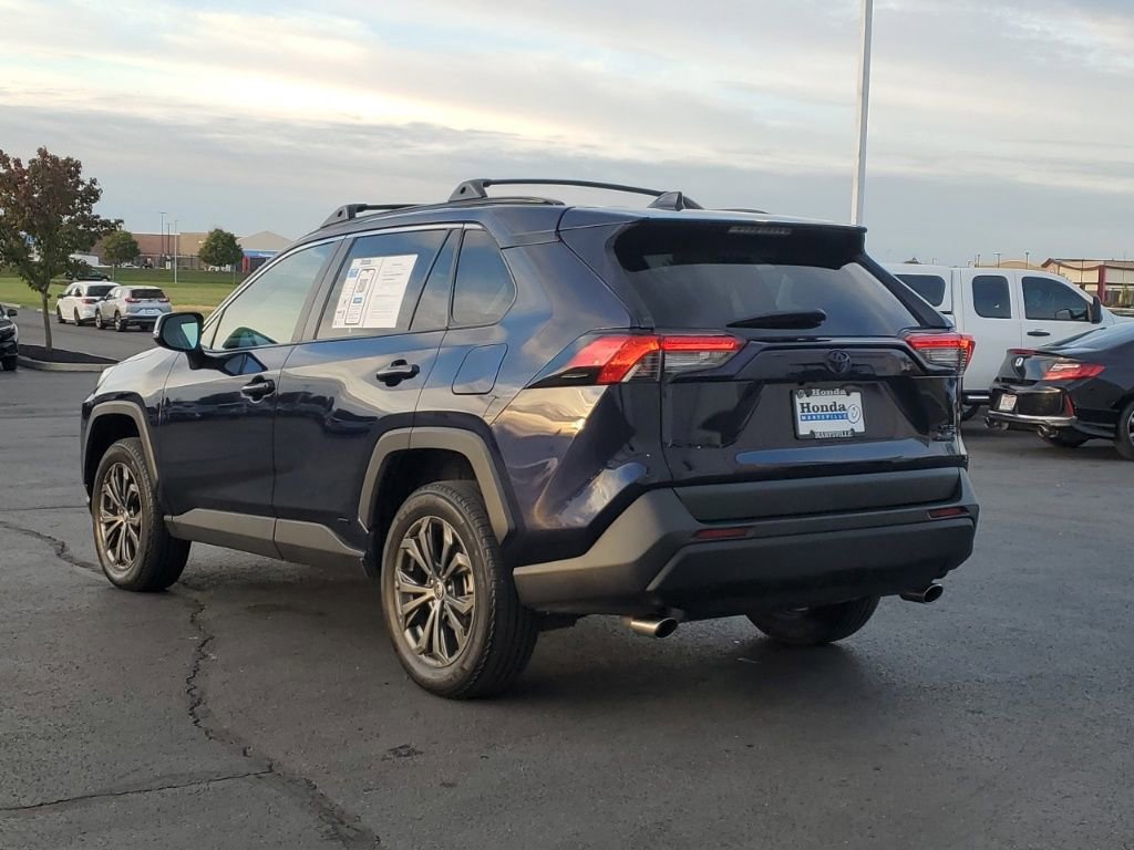 Used 2023 Toyota RAV4 XLE Premium image 5