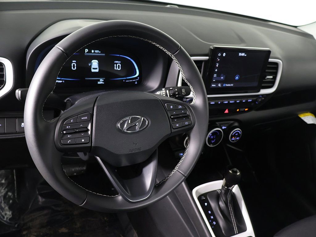 Certified 2025 Hyundai Venue Limited image 23