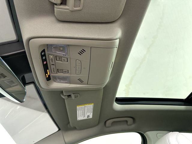 Used 2021 Cadillac XT4 Premium Luxury w/ Cold Weather Package FWD image 19