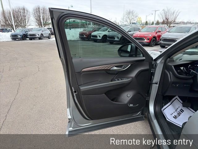 Used 2023 Buick Envision Avenir image 30