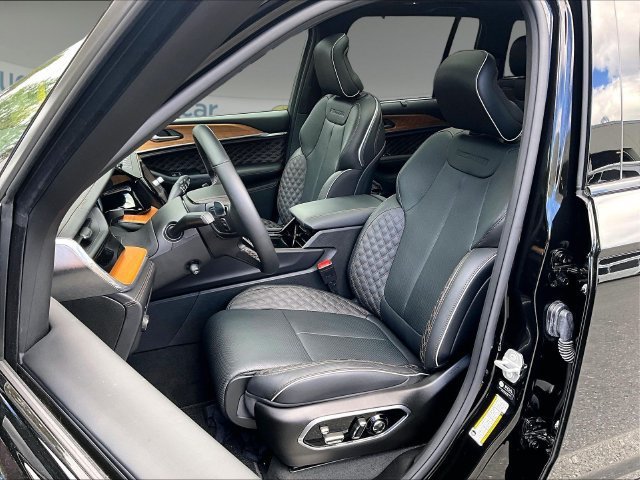 Used 2026 Jeep Grand Cherokee Summit w/ Obsidian Package AWD/4WD image 21
