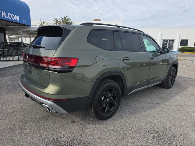 New 2026 Volkswagen Atlas Peak Edition AWD/4WD image 3