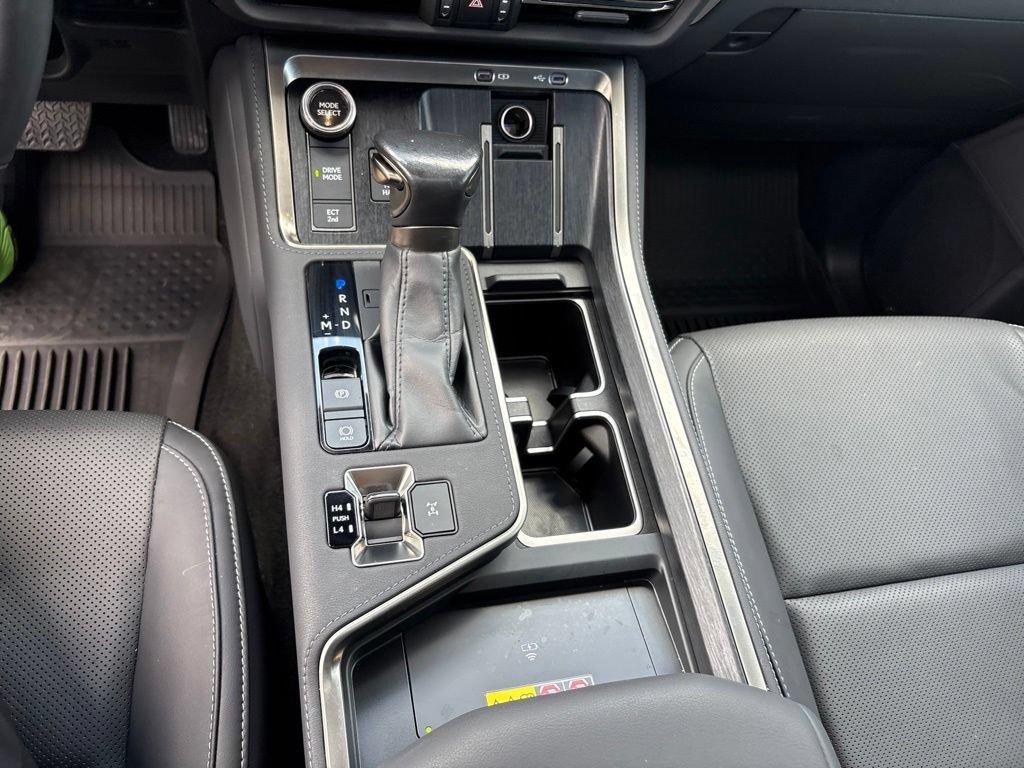Certified 2024 Lexus GX 550 w/ Cold Area Package AWD/4WD image 17