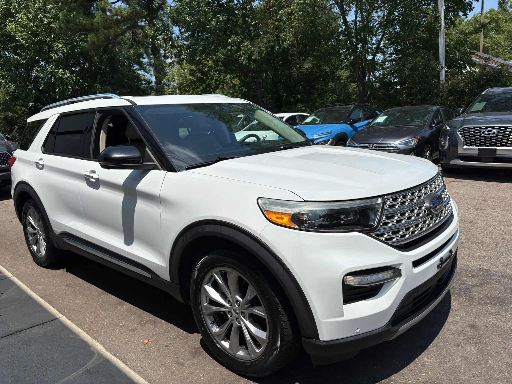 Used 2021 Ford Explorer Limited w/ Equipment Group 301A RWD image 4