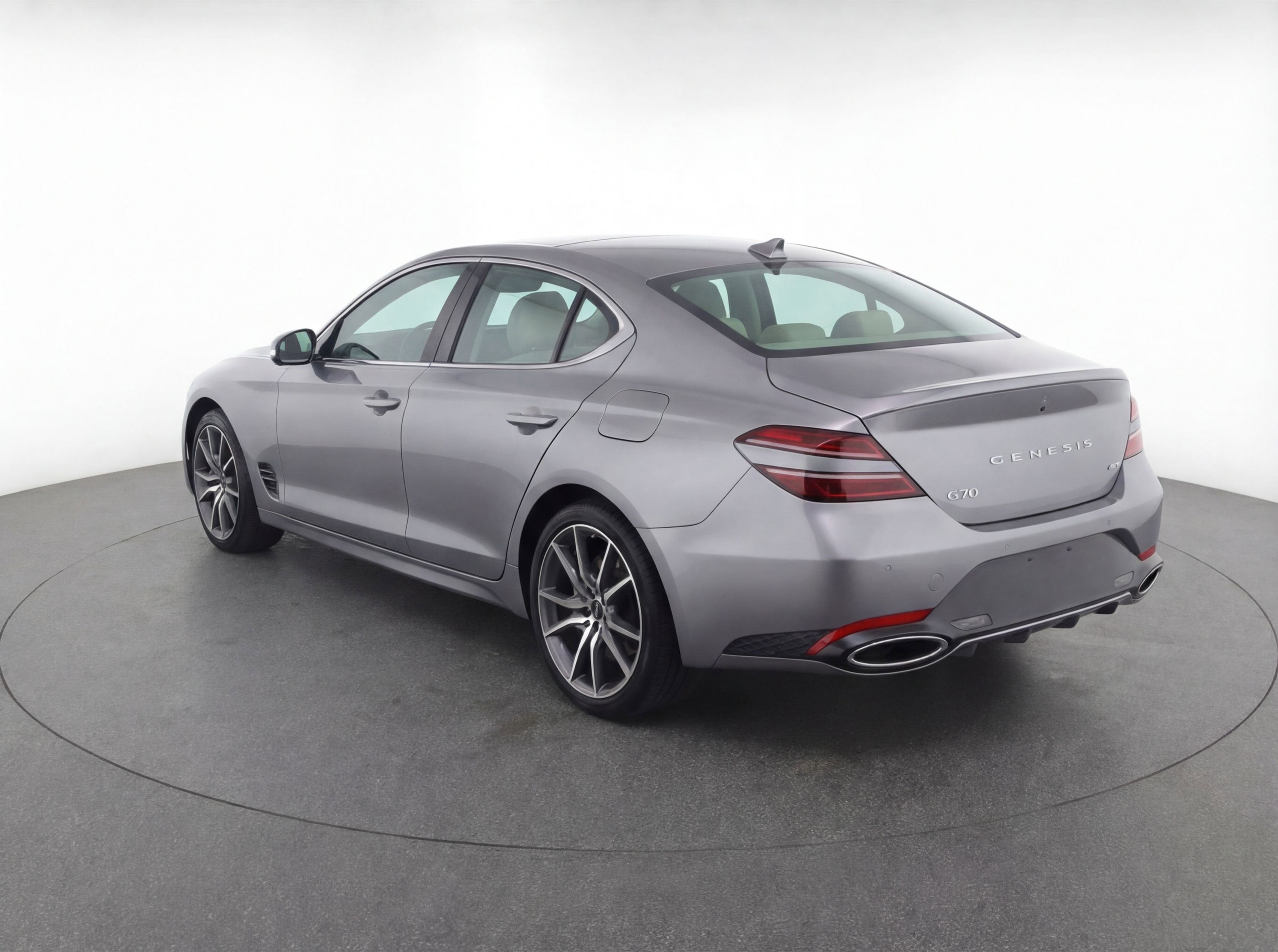 Used 2025 Genesis G70 2.5T image 6