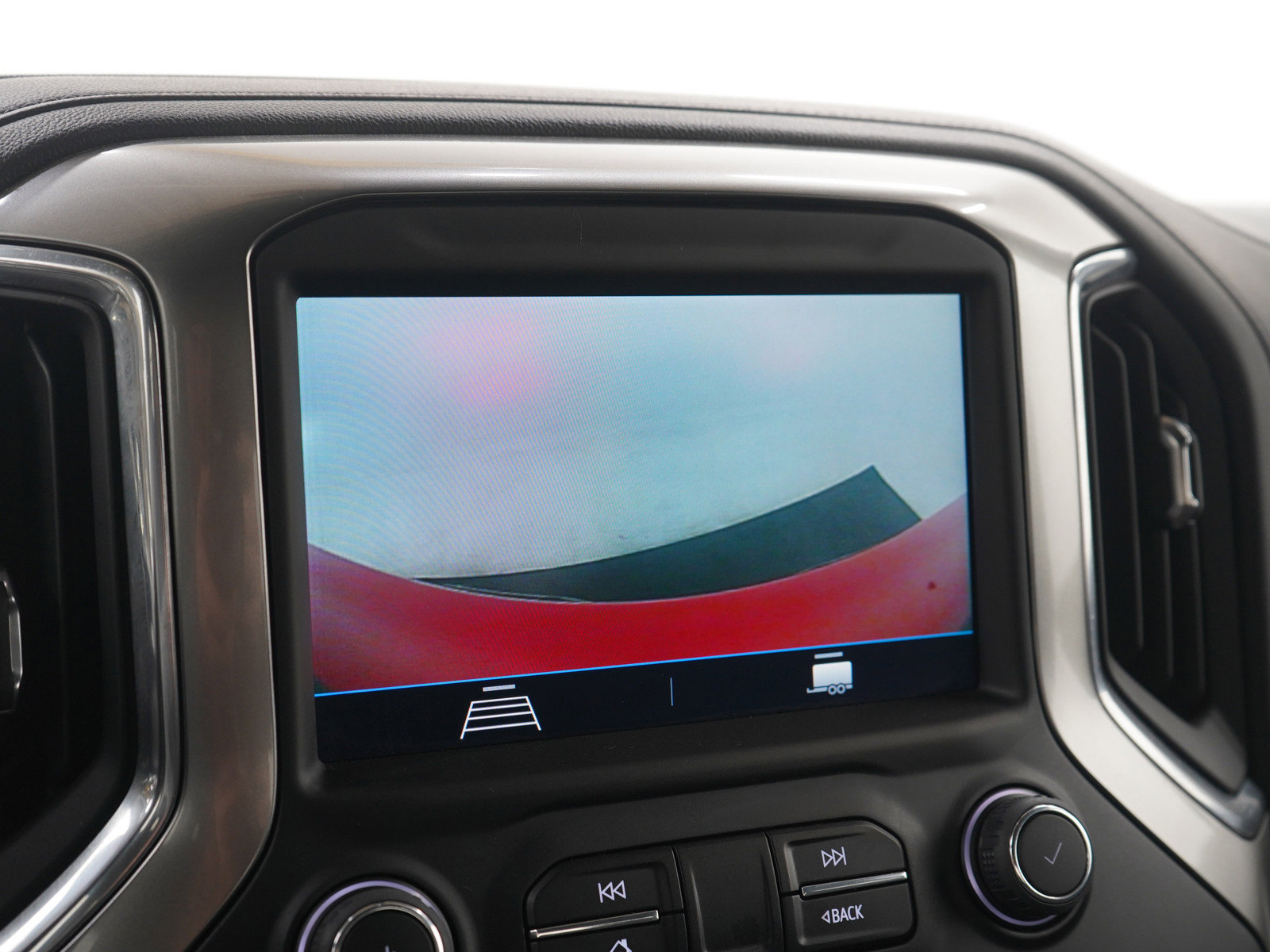 Used 2022 Chevrolet Silverado 1500 LT w/ Z71 Off-Road Package image 28