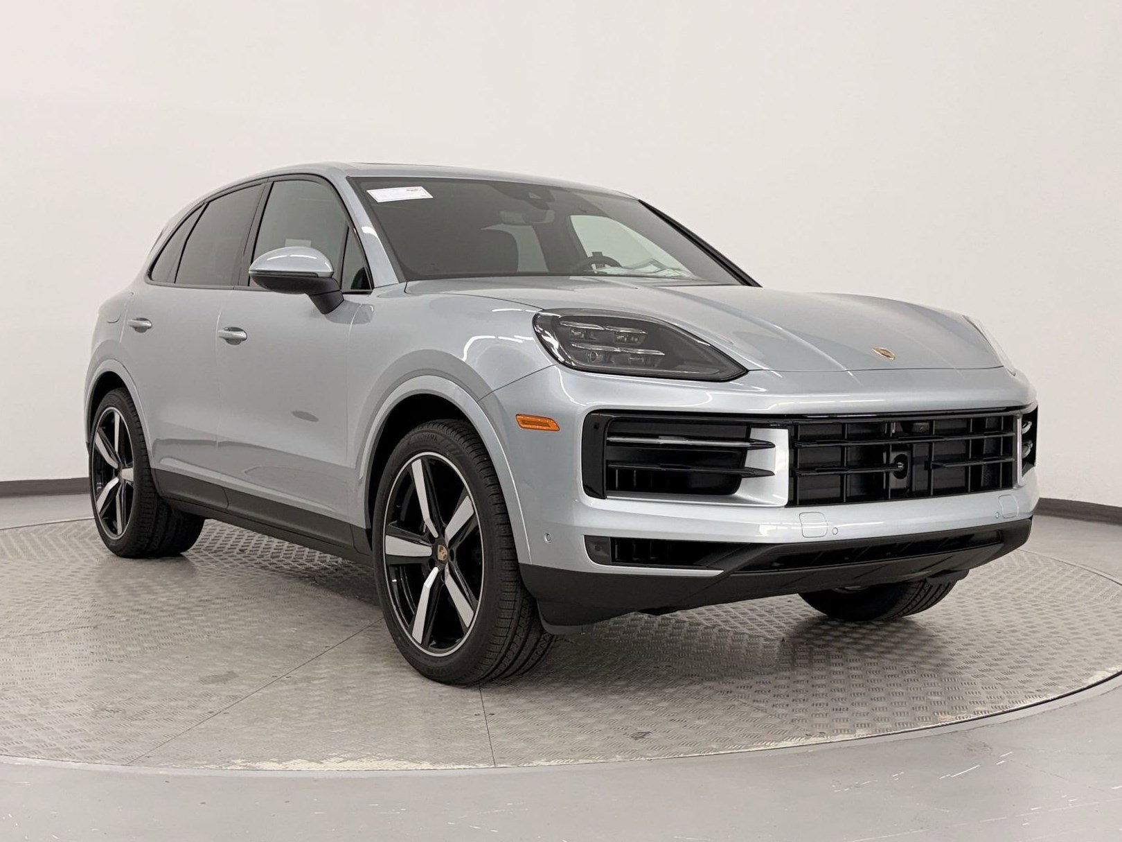 Used 2025 Porsche Cayenne image 7