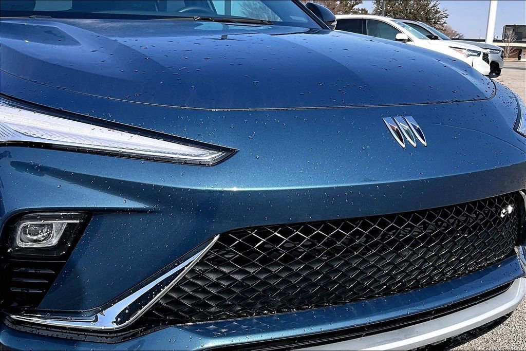 Used 2024 Buick Envista Sport Touring w/ Advanced Safety Package image 39