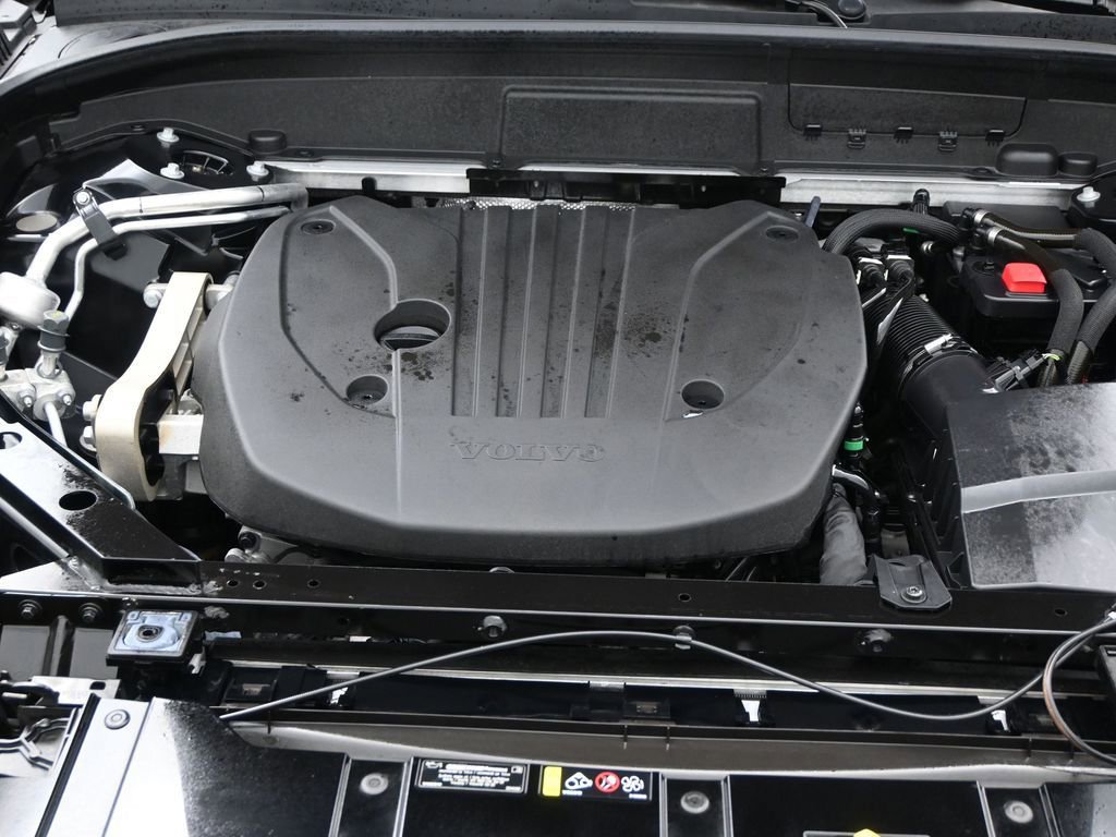 Used 2024 Volvo XC60 B5 Plus image 15