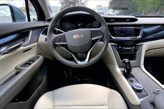 Used 2024 Cadillac XT6 Premium Luxury w/ LPO, Floor Liner Package AWD/4WD image 4