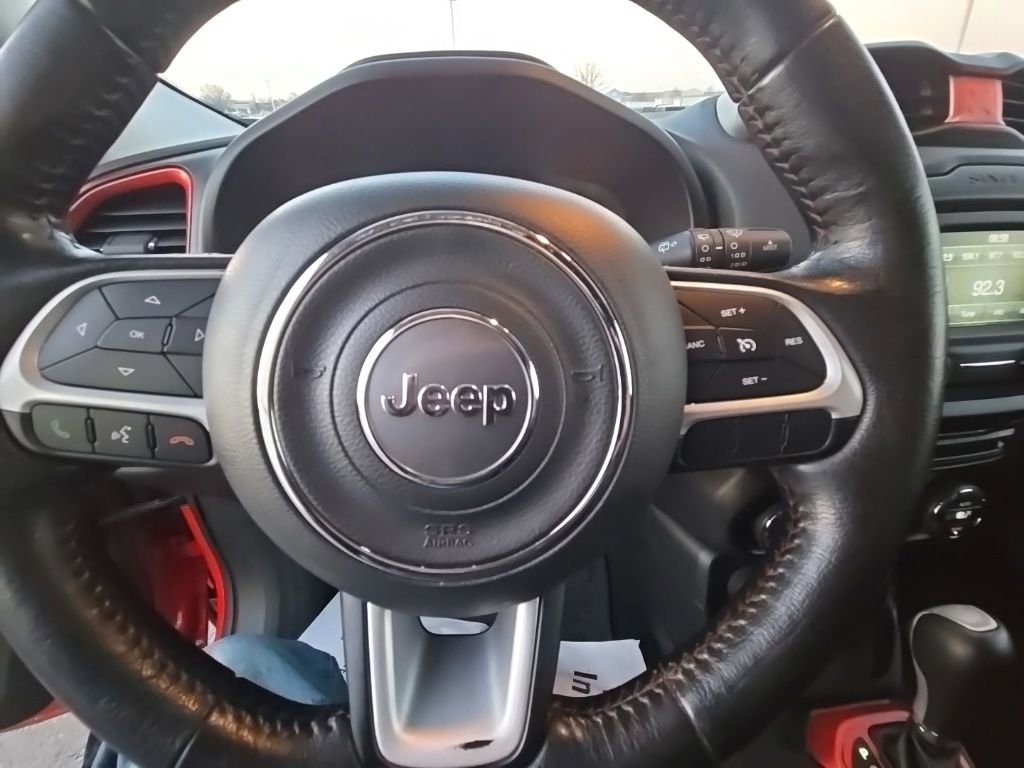 Used 2016 Jeep Renegade Trailhawk w/ Premium Trailhawk Package image 15