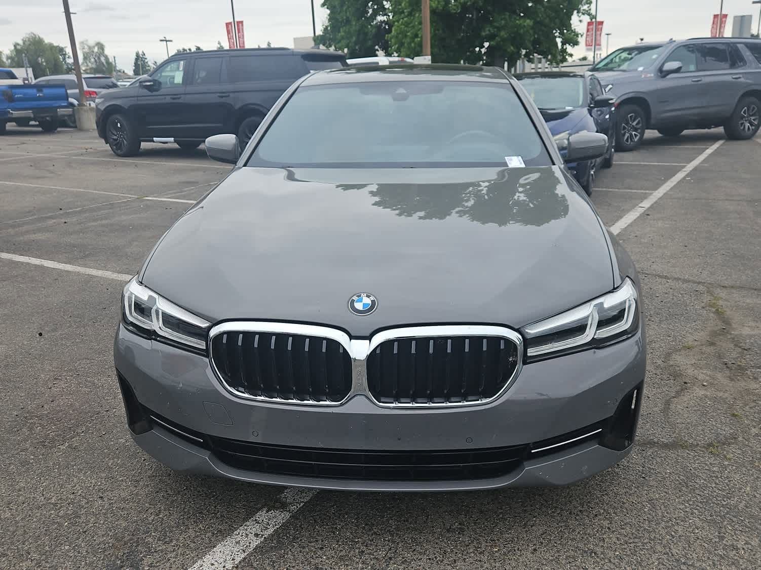 Used 2021 BMW 530i w/ Premium Package RWD image 4