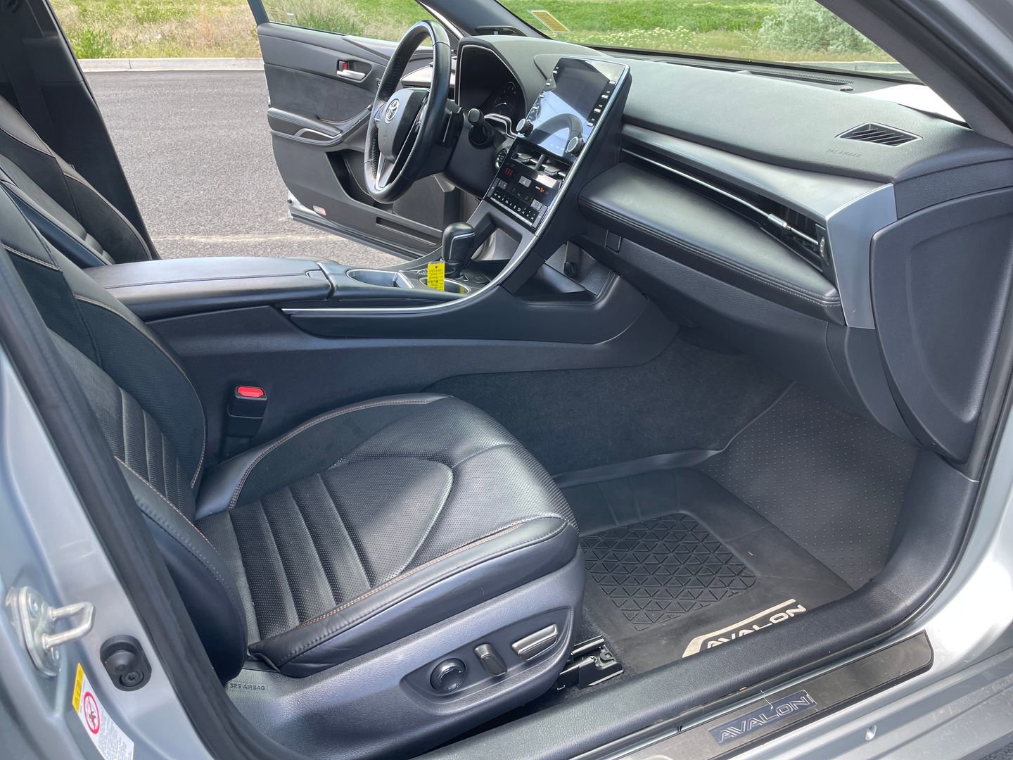 Certified 2019 Toyota Avalon Touring w/ All Weather Liner Package FWD image 18