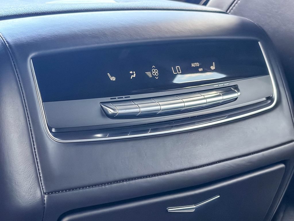 Used 2024 Cadillac Escalade ESV V AWD/4WD image 21