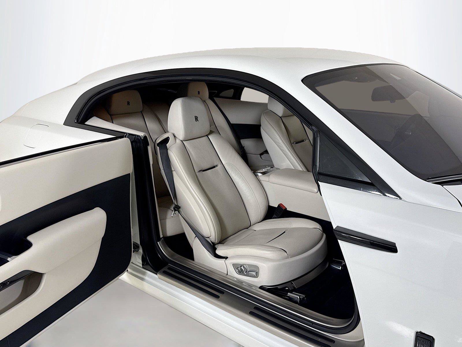 Used 2016 Rolls-Royce Wraith RWD image 26