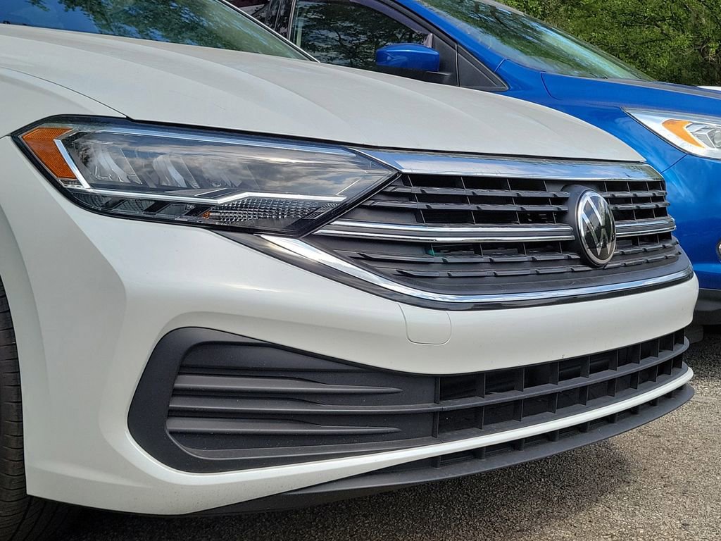 Used 2024 Volkswagen Jetta SE w/ Panoramic Sunroof Package FWD image 6