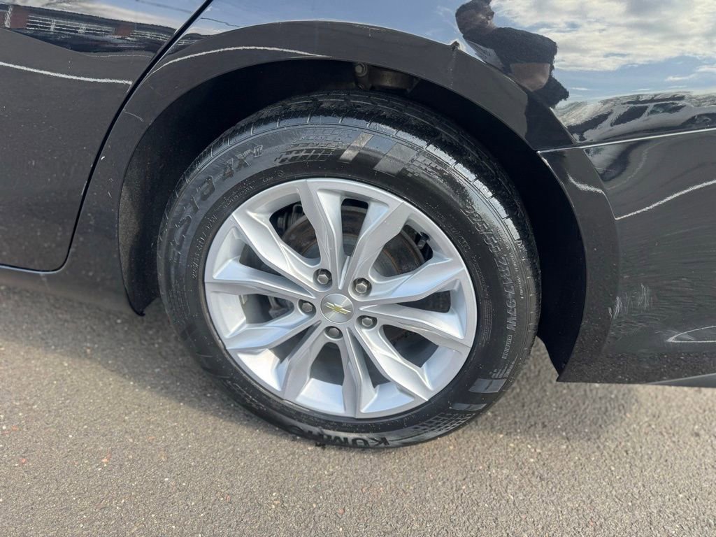 Used 2020 Chevrolet Malibu LT FWD image 16