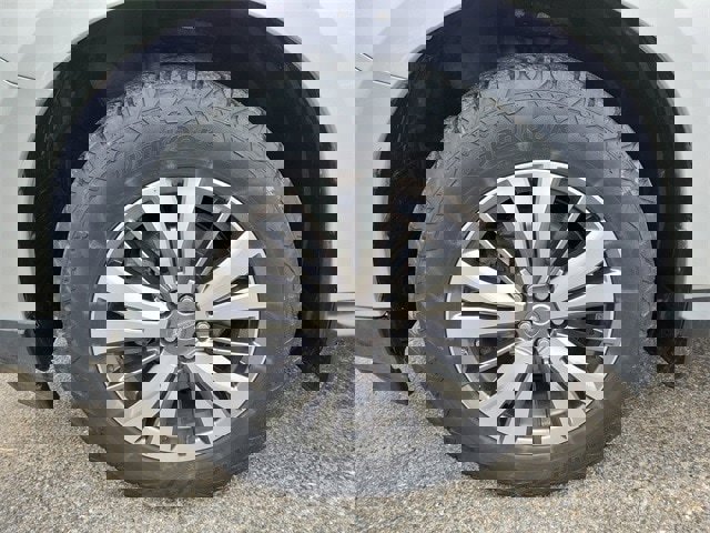 Used 2018 Nissan Pathfinder S image 34