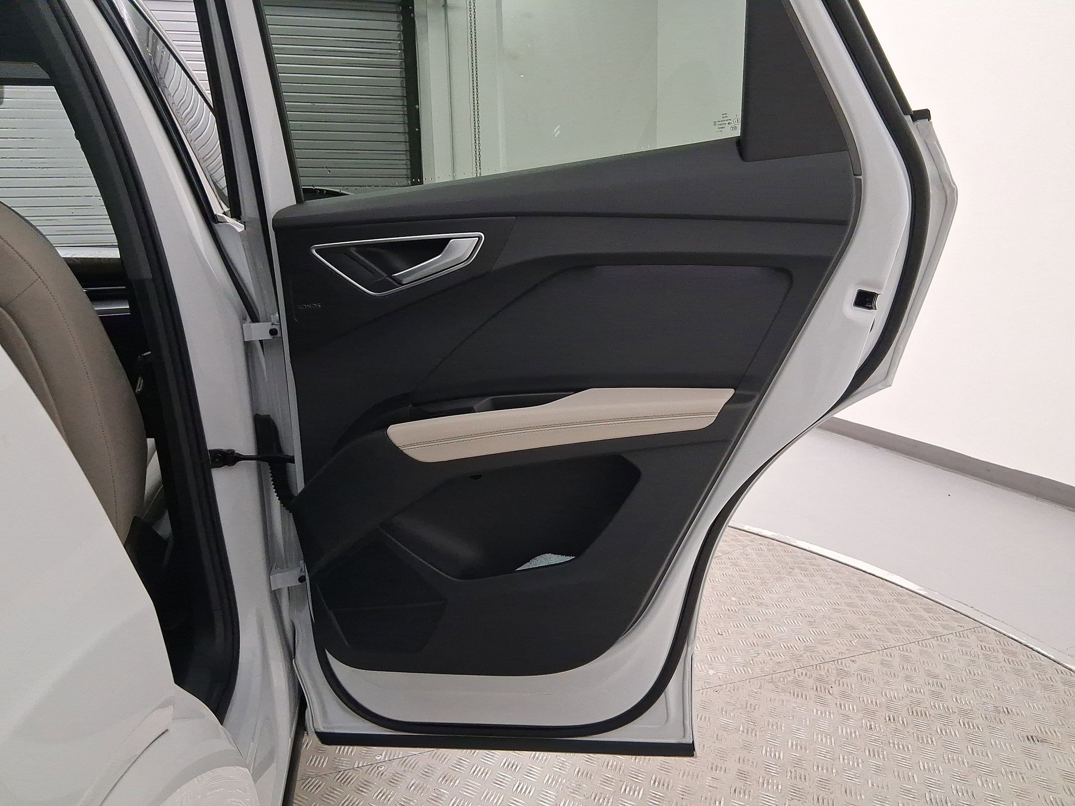 Certified 2023 Audi Q4 e-tron Prestige image 30