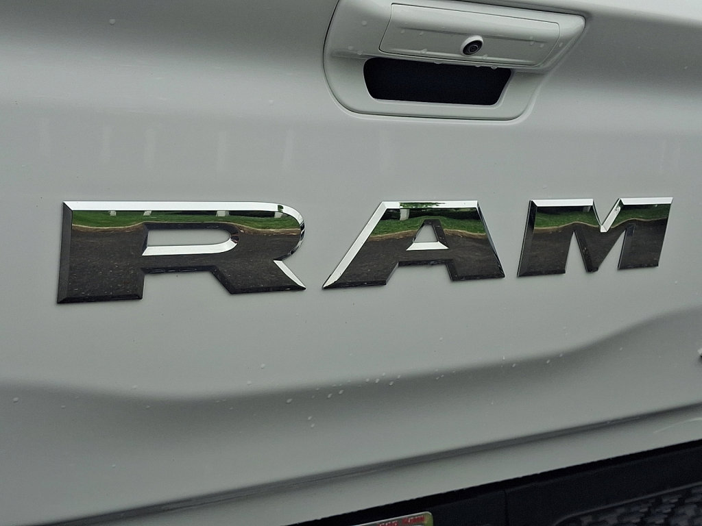 Certified 2025 RAM 1500 Laramie AWD/4WD image 17