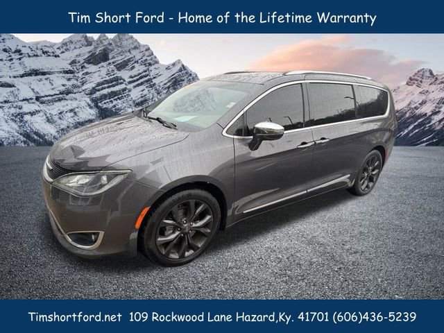 Used 2018 Chrysler Pacifica Limited w/ Tire & Wheel Group image 1