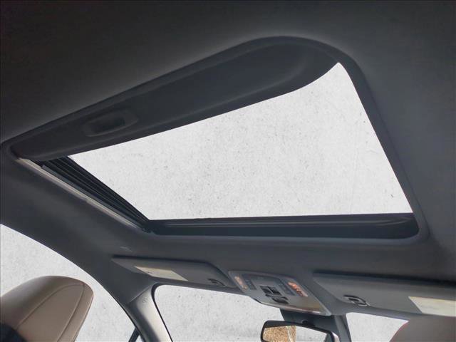 Used 2023 Toyota Sienna XLE image 18