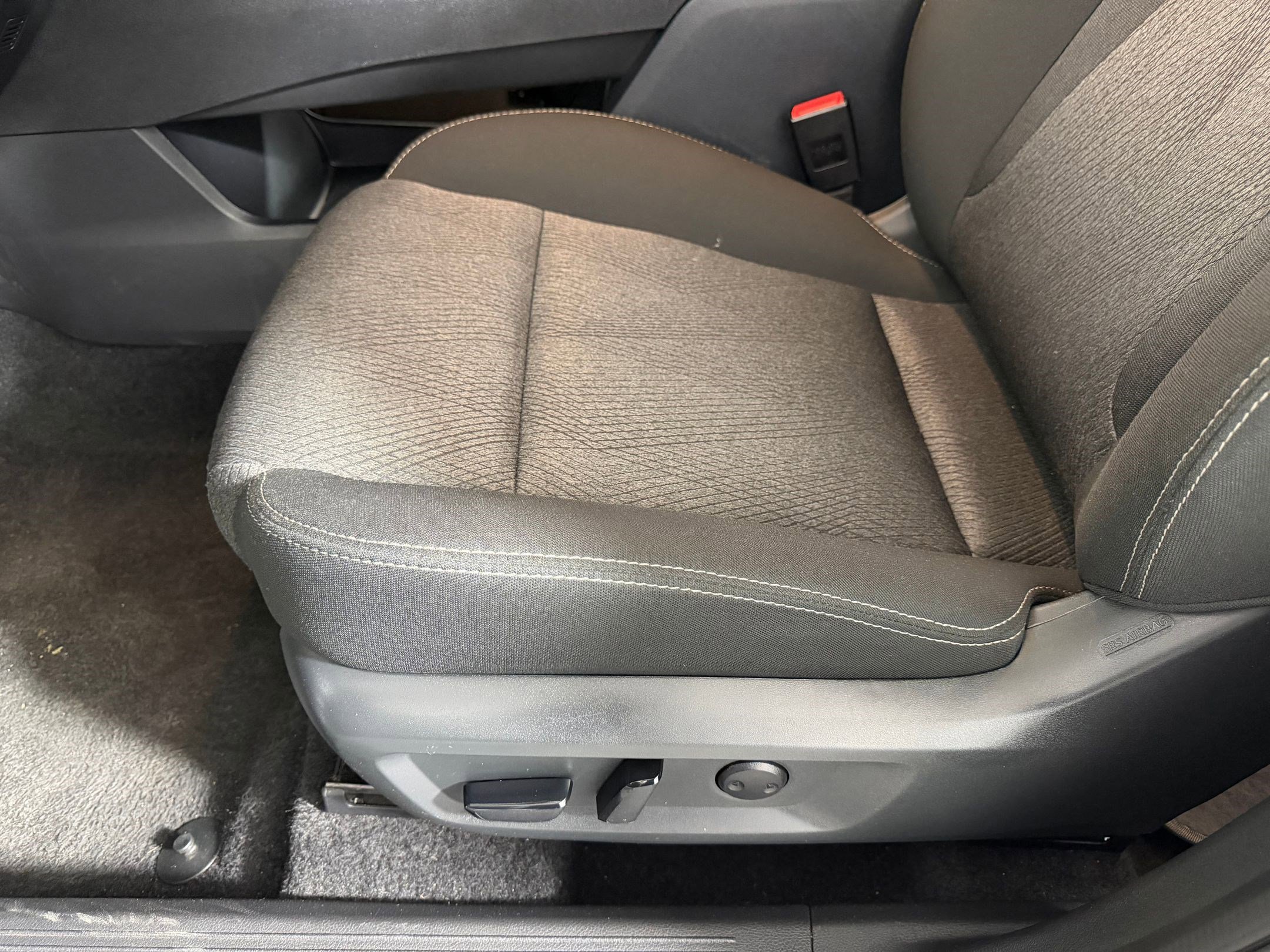 Used 2025 Nissan Rogue SV image 11