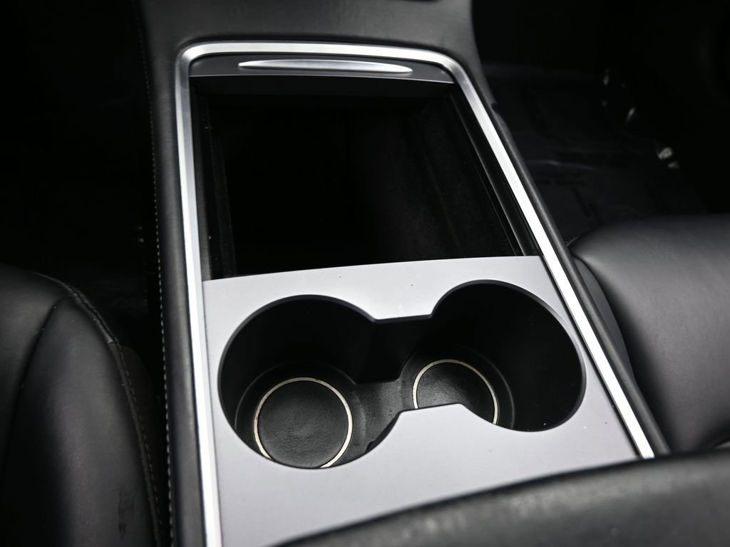 Used 2022 Tesla Model 3 Standard Range image 24