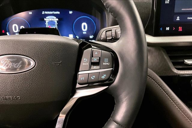 Used 2025 Ford Explorer Platinum image 26