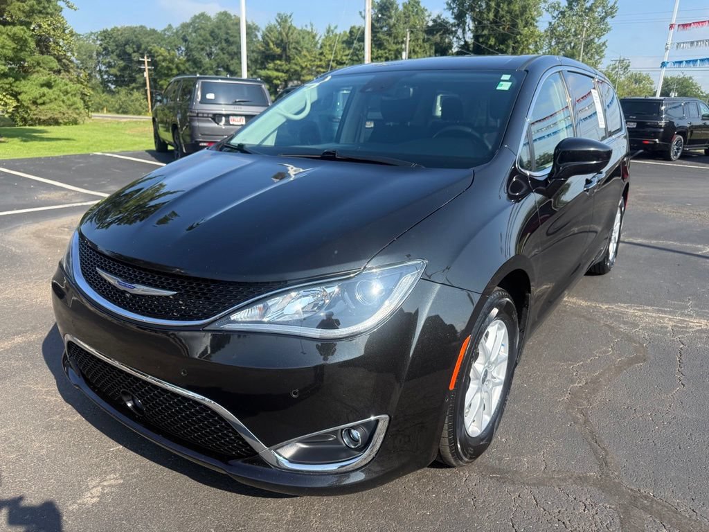 Used 2020 Chrysler Pacifica Touring w/ Advanced Safetytec Group FWD image 8