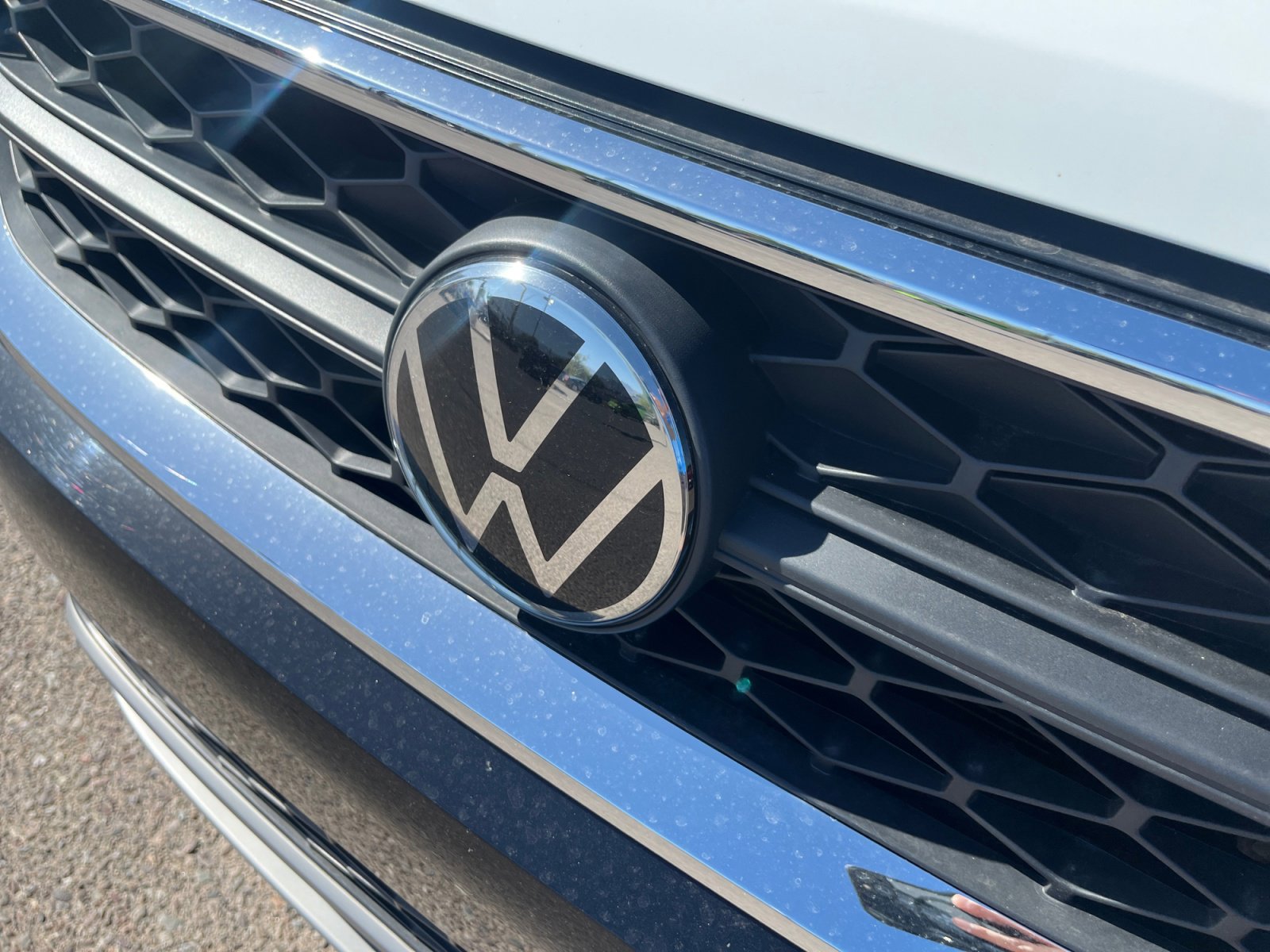 Used 2023 Volkswagen Taos SE w/ Panoramic Sunroof Package FWD image 23
