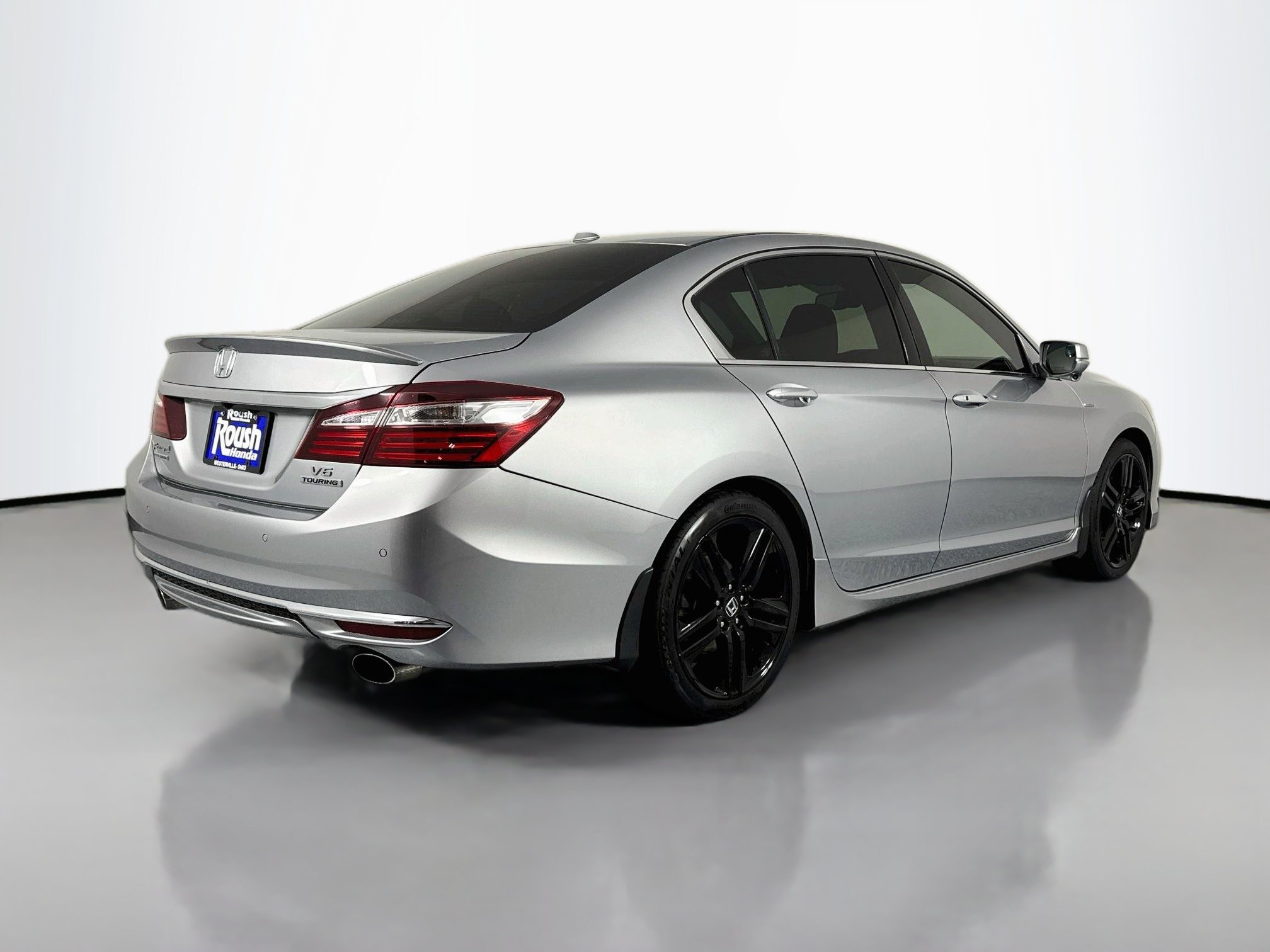 Used 2017 Honda Accord Touring image 5
