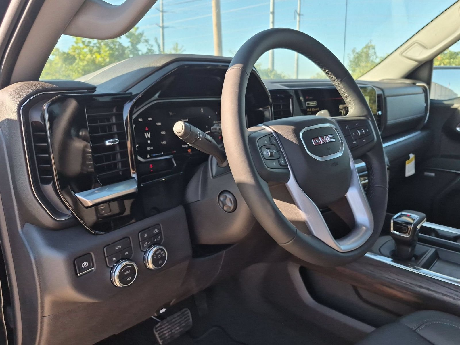 New 2026 GMC Sierra 1500 SLT w/ SLT Premium Package AWD/4WD image 11