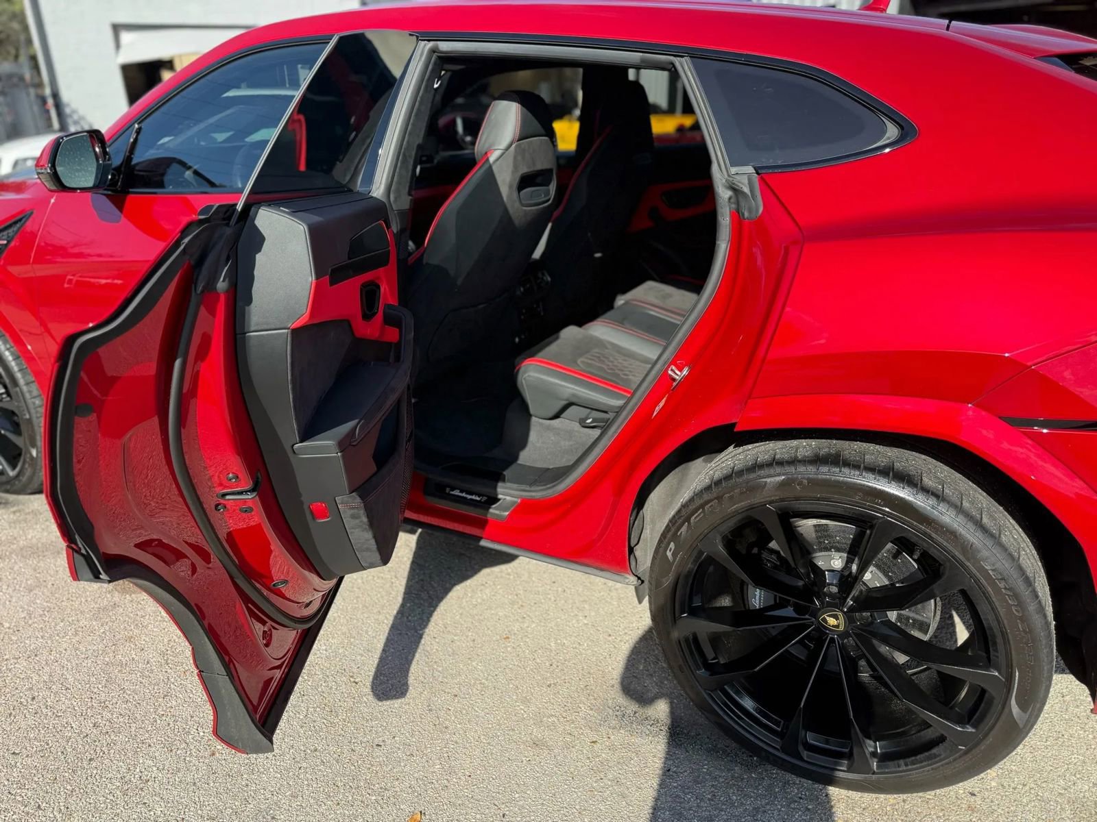 Used 2023 Lamborghini Urus S AWD/4WD image 25