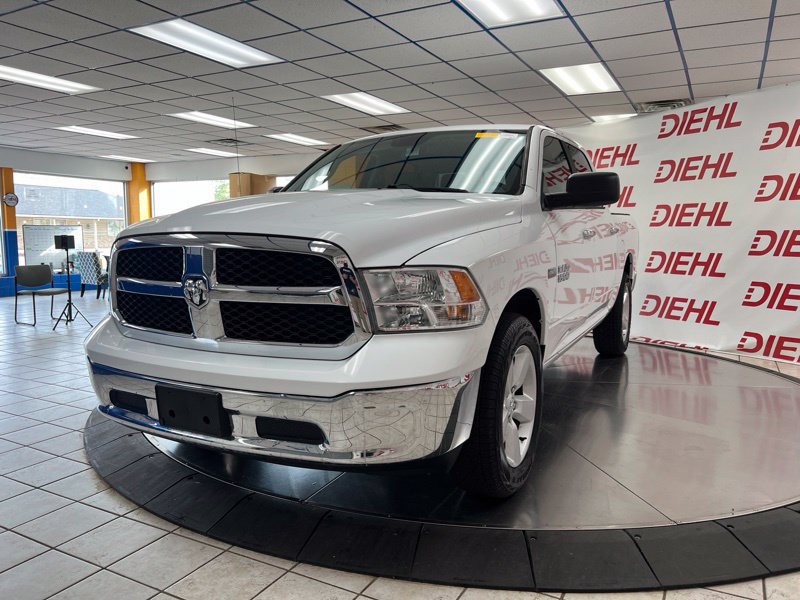 Used 2018 RAM 1500 Classic SLT AWD/4WD image 3