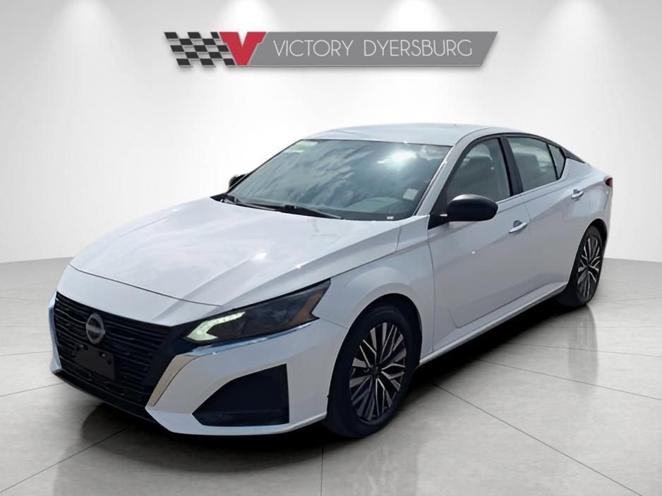 Used 2025 Nissan Altima 2.5 SV FWD image 4