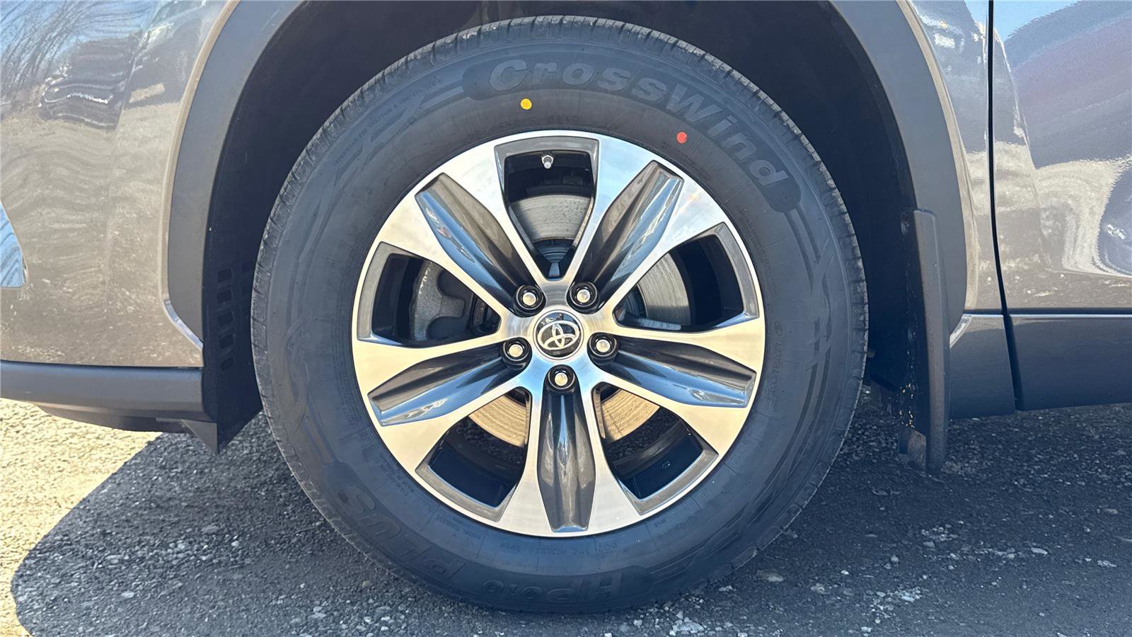 Used 2022 Toyota Highlander XLE image 25