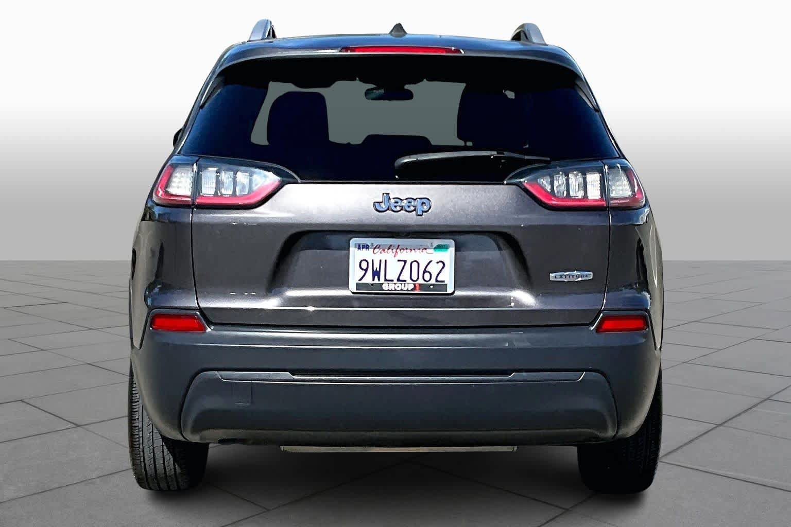 Used 2019 Jeep Cherokee Latitude Plus image 4