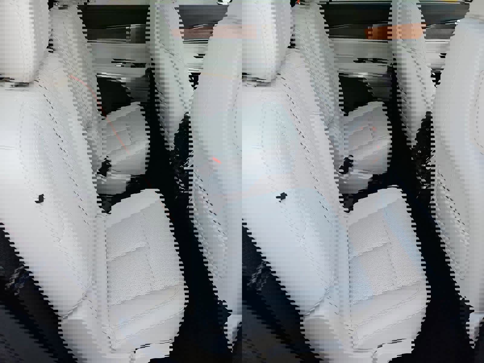 Used 2026 Cadillac Vistiq Luxury w/ LPO, Floor Liner Package image 21